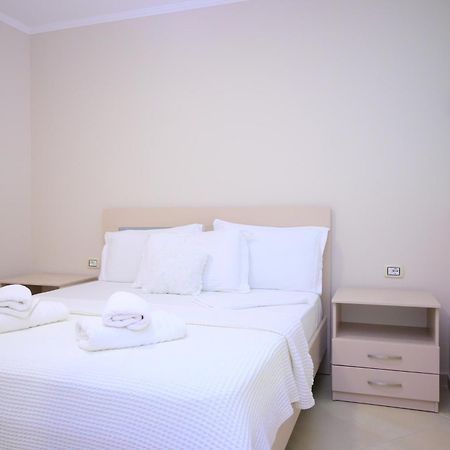 Eleana'S Apartament Sarande Luaran gambar