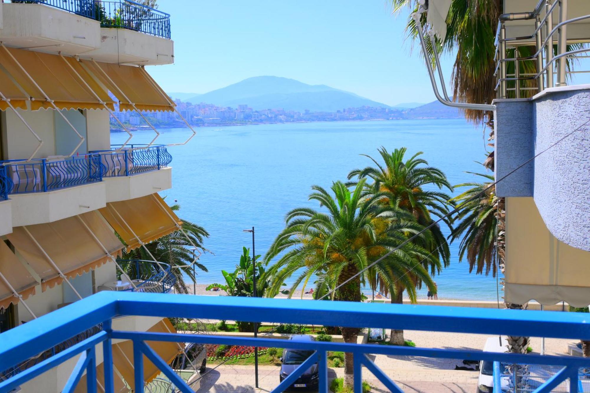 Eleana'S Apartament Sarande Bilik gambar
